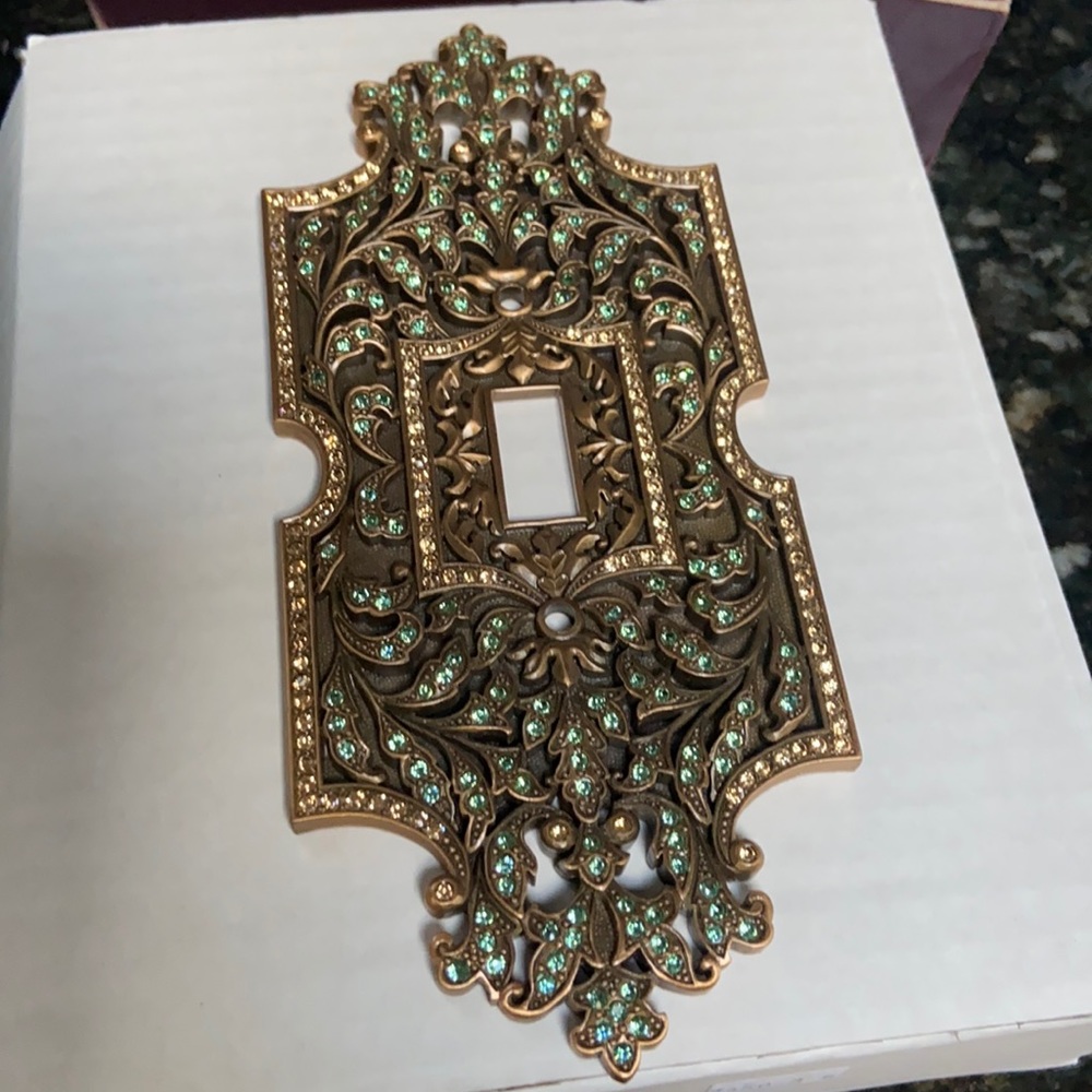 Edgar Berebi Limited Edition Light Plate